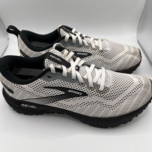 BROOKS REVEL 6 RUNNING SHOES